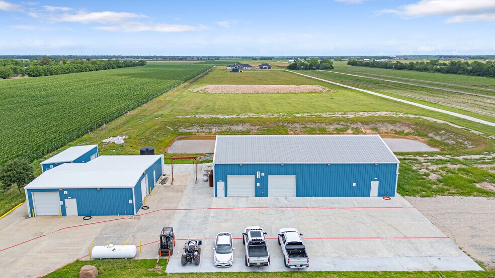 More Photos Of 15002 Bj Dusek Rd, Wallis Flex For Sale