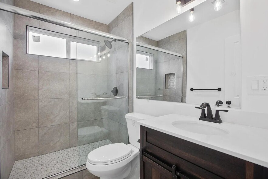 More Photos Of 1736-1740 N Sierra Bonita Ave, Pasadena Office Residential For Lease