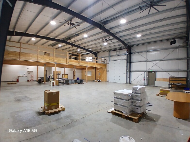 More Photos Of 2490 Ferry St SW, Albany Light Manufacturing For Lease