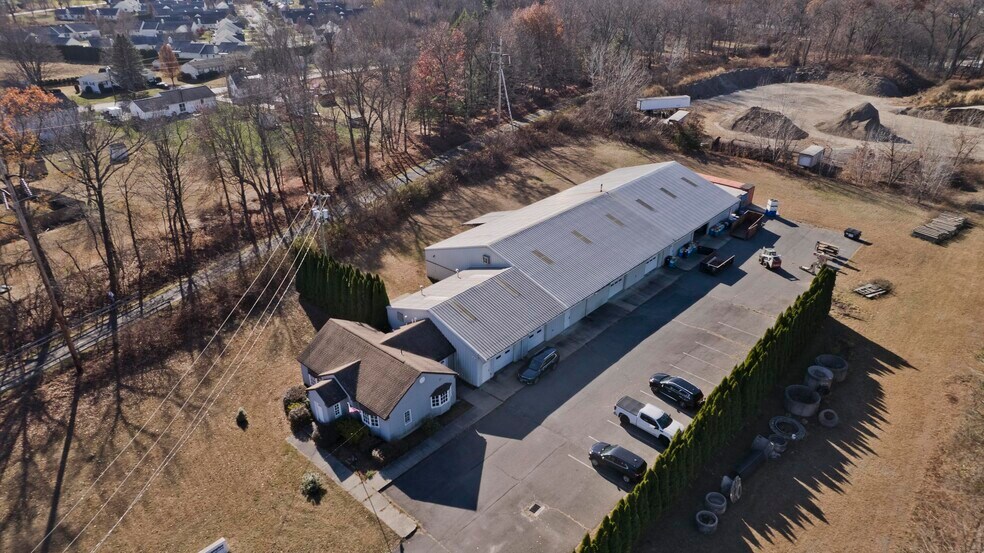 More Photos Of 16 Arthur St, Easthampton Warehouse For Sale