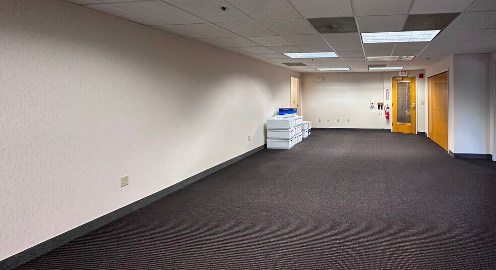 More Photos Of 4 Bellows Rd, Westborough Medical For Lease