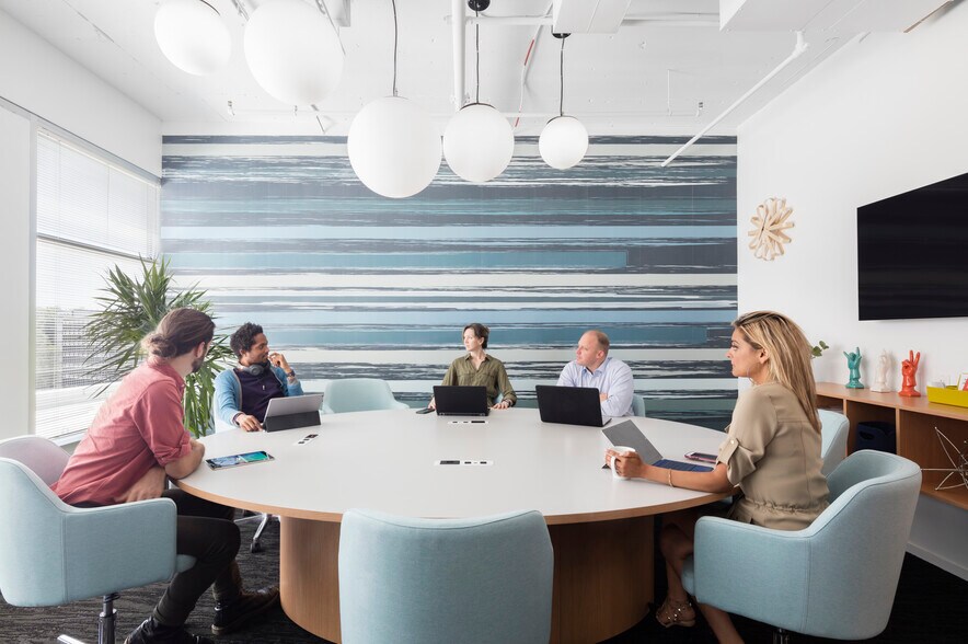 More Photos Of 4445 Willard Ave, Chevy Chase Coworking Space