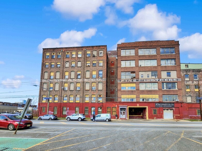 More Photos Of 300 Observer Hwy, Hoboken Flex For Sale