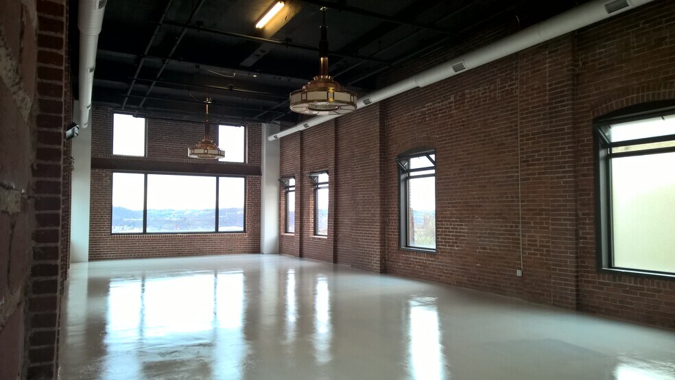 More Photos Of 3567 Bigelow Blvd, Pittsburgh Loft Creative Space For Sale