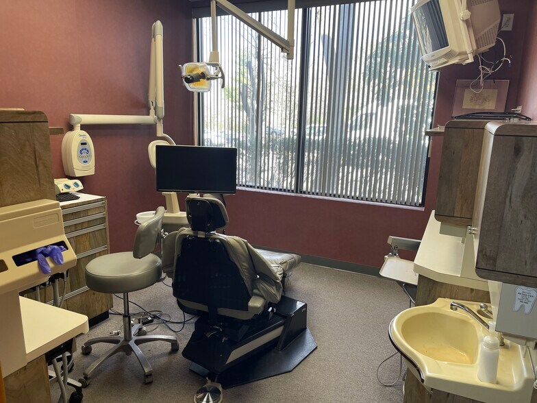 More Photos Of 1553 State Route 27, Somerset Medical For Sale