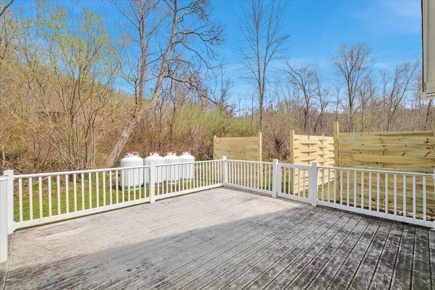 More Photos Of 4 Glenna Dr, Carmel Specialty For Sale