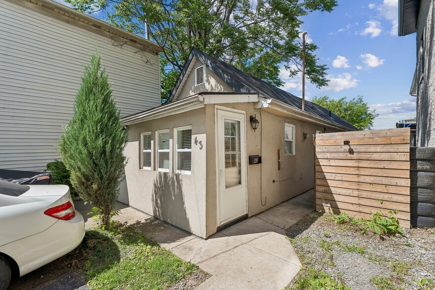 More Photos Of 43 Whitfield Av, Hamilton Manufacturing For Sale