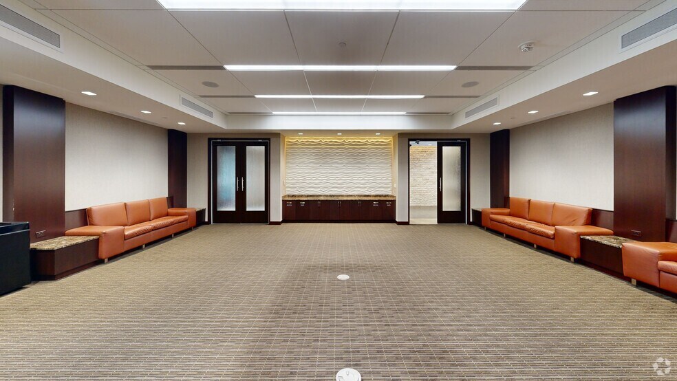 More Photos Of 202 S Cheyenne Ave, Tulsa Office For Lease