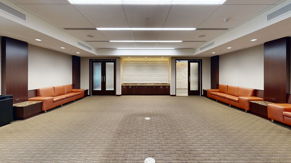 More Photos Of 202 S Cheyenne Ave, Tulsa Office For Lease