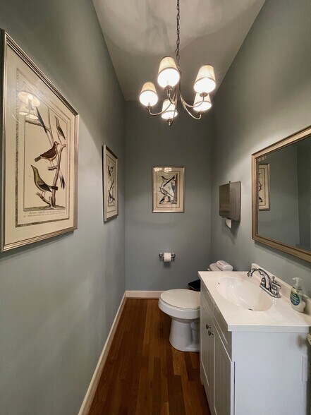 More Photos Of 211 5th St NE, Charlottesville Office Residential For Lease