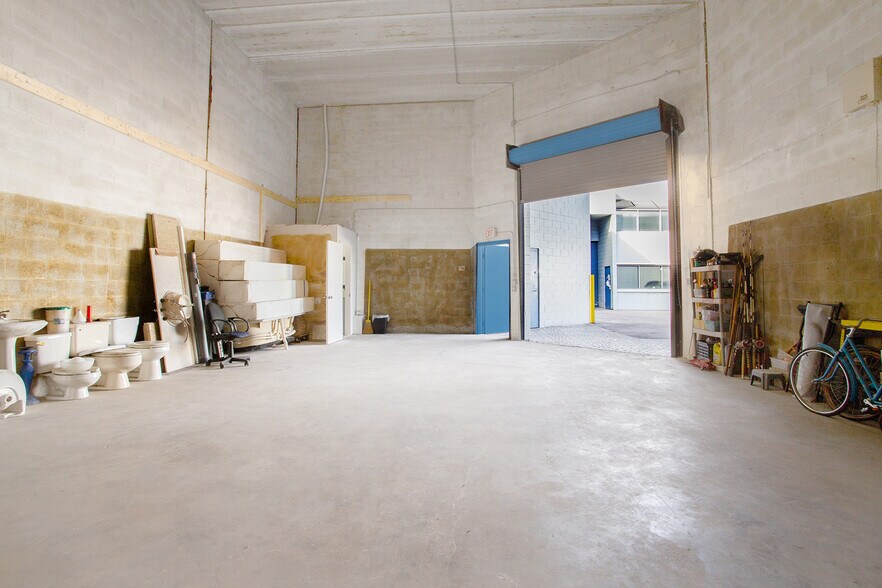 More Photos Of 14200-14238 SW 136th St, Miami Light Manufacturing For Sale