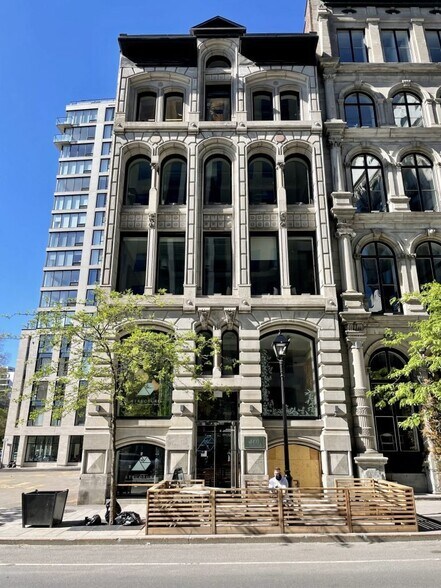 Primary Photo Of 460-464 Mcgill, Montréal Office For Sale