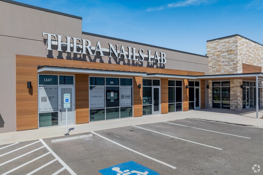 More Photos Of 1347 FM 1103, Cibolo Storefront Retail Office For Lease