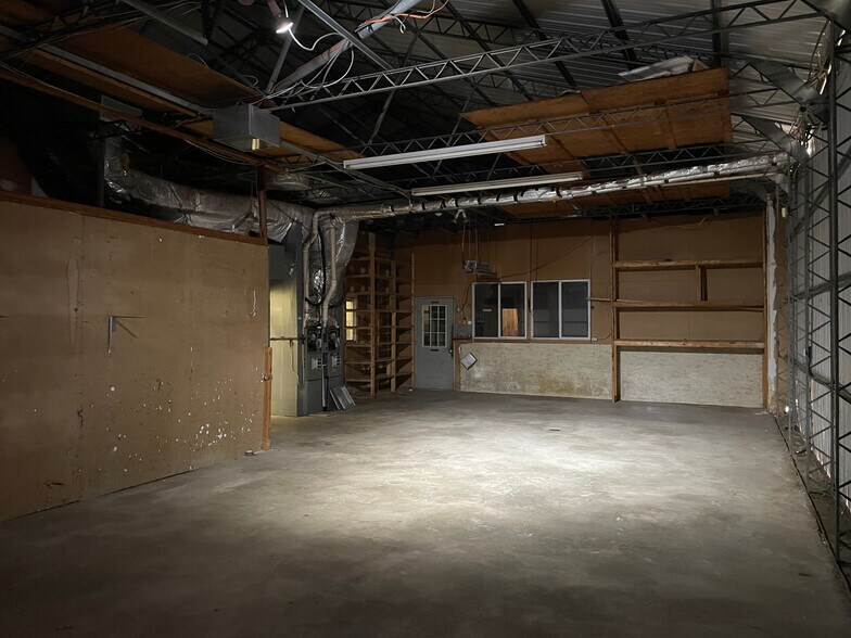 More Photos Of 2924 Marshall Hall Rd, Bryans Road Service For Sale