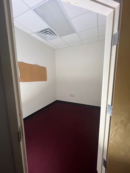 More Photos Of 369 US-13 Blvd, Snow Hill General Retail For Lease