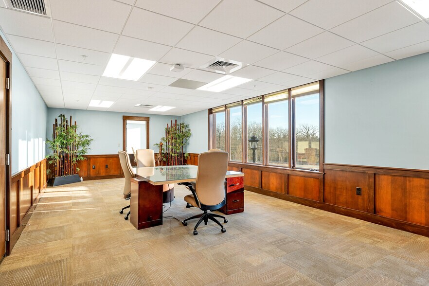 More Photos Of 81 Whittier Hwy, Moultonborough Office For Sale