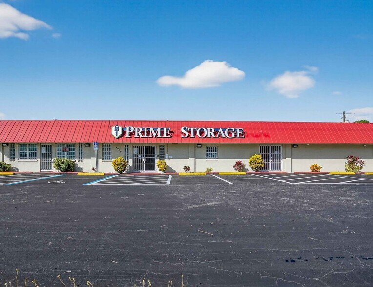 Primary Photo Of 4909 N Cocoa Blvd, Cocoa Self Storage For Lease
