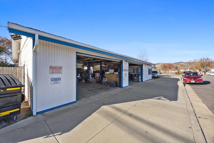 More Photos Of 230 E Tehachapi Blvd, Tehachapi General Retail For Sale
