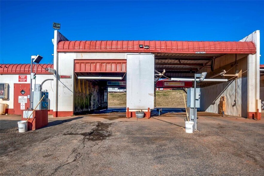 More Photos Of 1102 E 1st St, Chandler Carwash For Sale