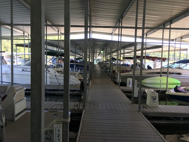 More Photos Of 136 S Homestead Ln, Lancaster Marina For Sale