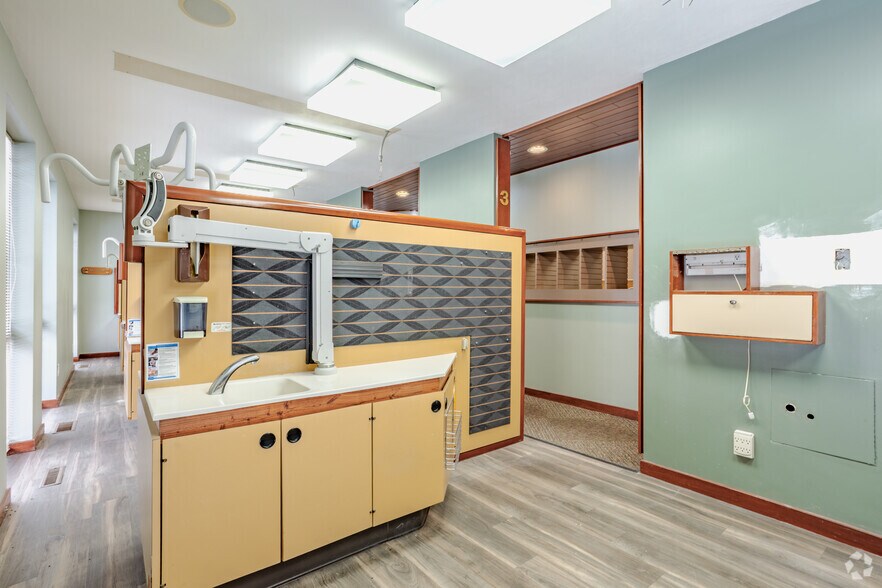 More Photos Of 505 Vistula St, Elkhart Medical For Sale