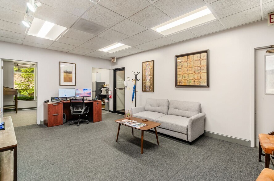 More Photos Of 503 S High St, Columbus Office For Lease