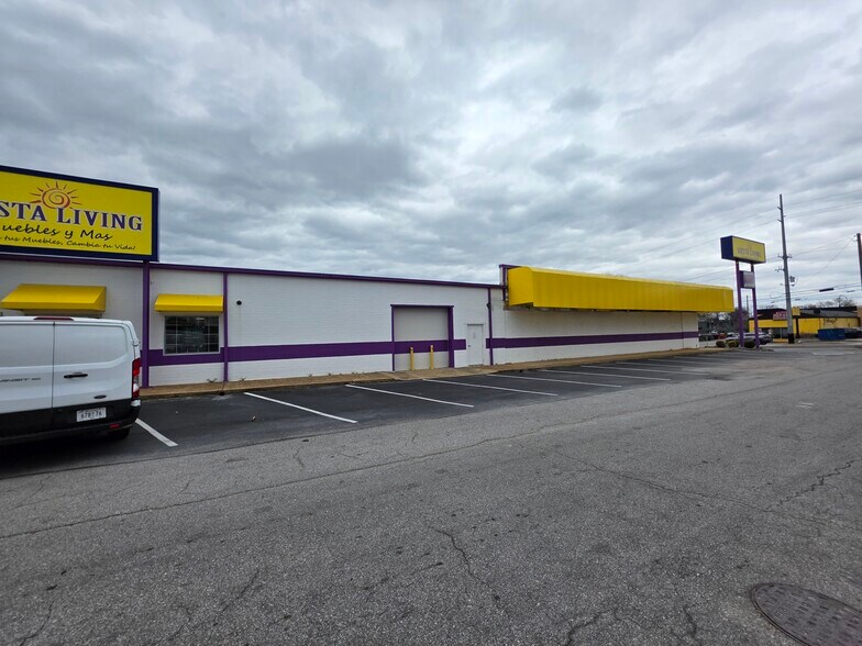 More Photos Of 1028 Gallatin Pike S, Madison Freestanding For Lease