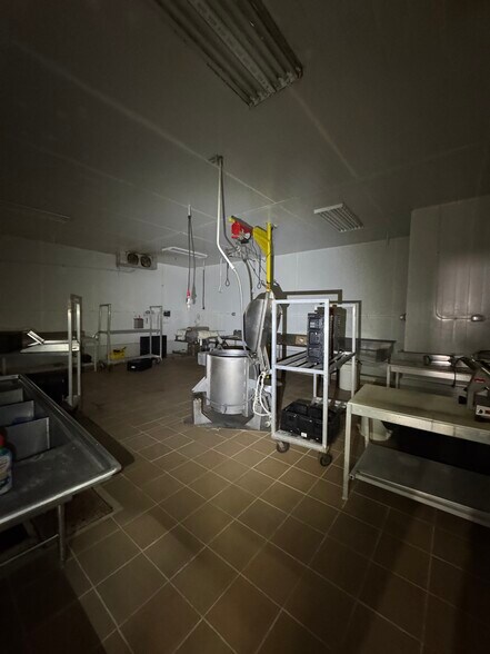 More Photos Of 8716 SE 15th St, Oklahoma City Distribution For Sale