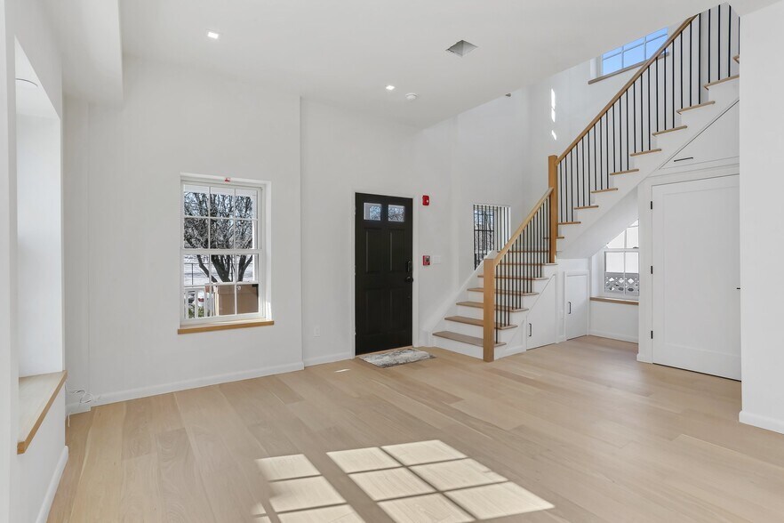 More Photos Of 63 Church St, Greenwich Apartments For Sale