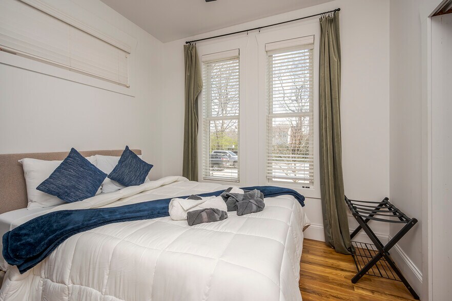 More Photos Of 199 E Loudon Ave, Lexington Office Residential For Sale