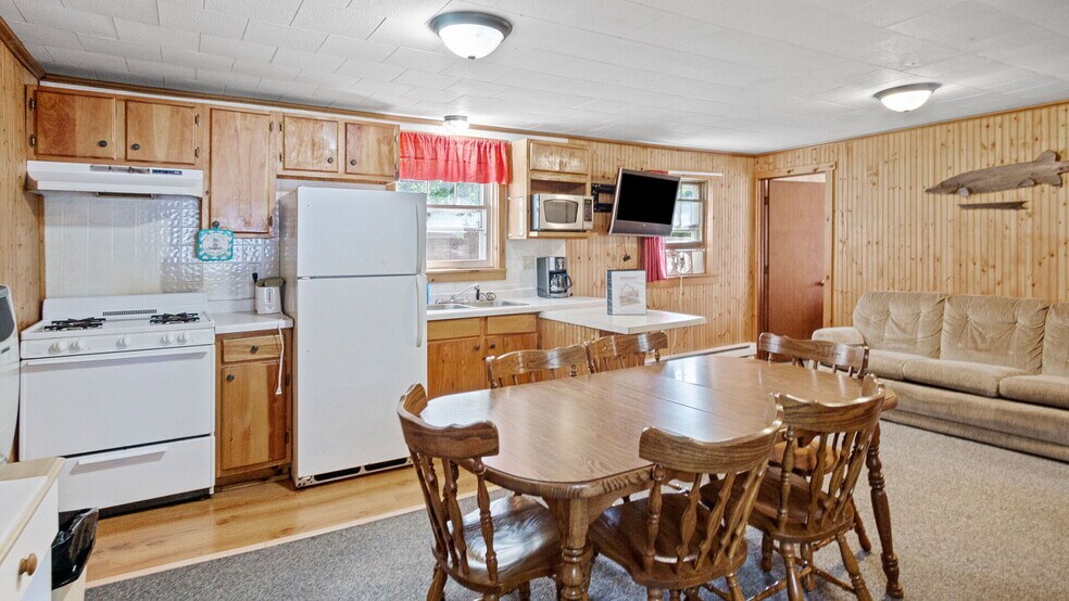 More Photos Of N1107 Roses Resort Rd, Weyerhaeuser Trailer Camper Park For Sale