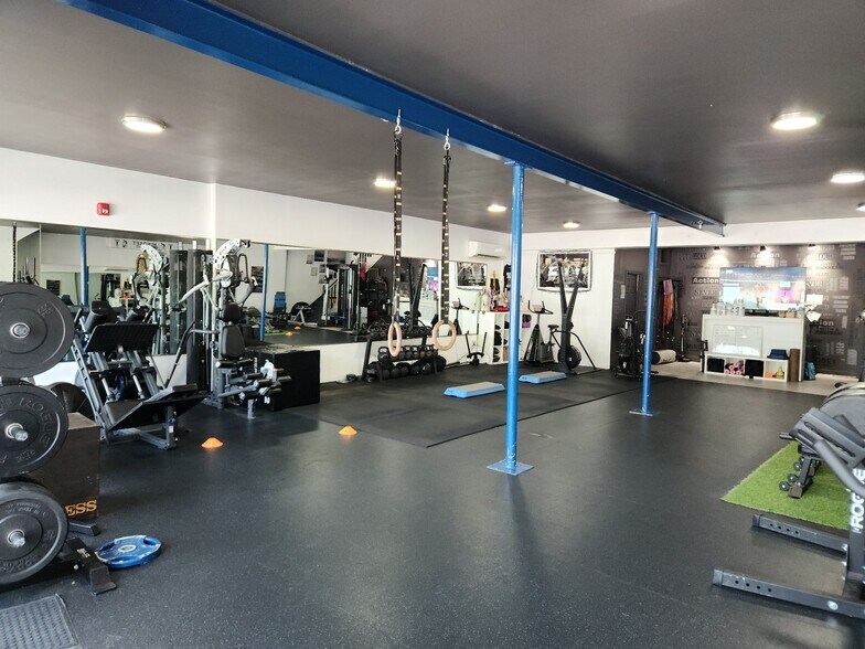 More Photos Of 310-312 W Main St, Norristown Warehouse For Lease