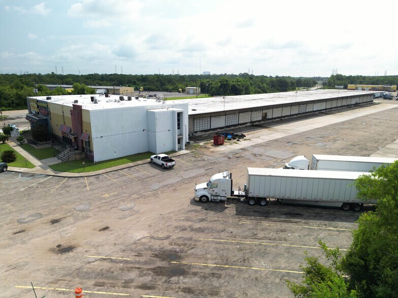 More Photos Of 12170 Old Gentilly Rd, New Orleans Truck Stop For Lease