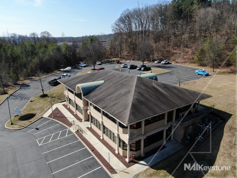 More Photos Of 2433 Morgantown Rd, Reading Office For Lease