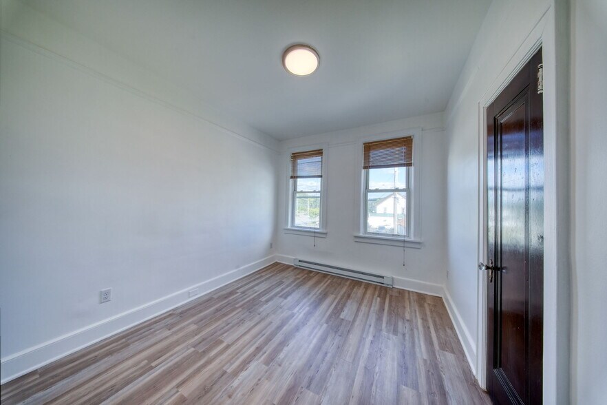 More Photos Of 9 Mongaup Rd, Hurleyville Apartments For Sale