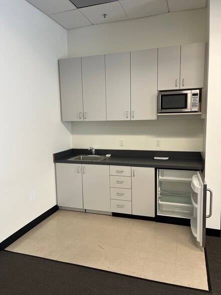 More Photos Of 465 N Whisman Rd, Mountain View Office For Lease