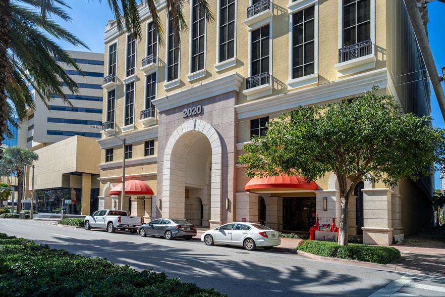 2020 Ponce De Leon Blvd, Coral Gables, FL 33134 Office For Sale