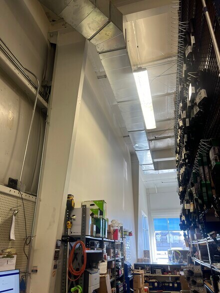 More Photos Of 2919 S Duff Ave, Ames Auto Repair For Lease