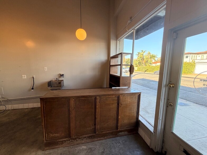 More Photos Of 251 N Larchmont Blvd, Los Angeles Office For Lease