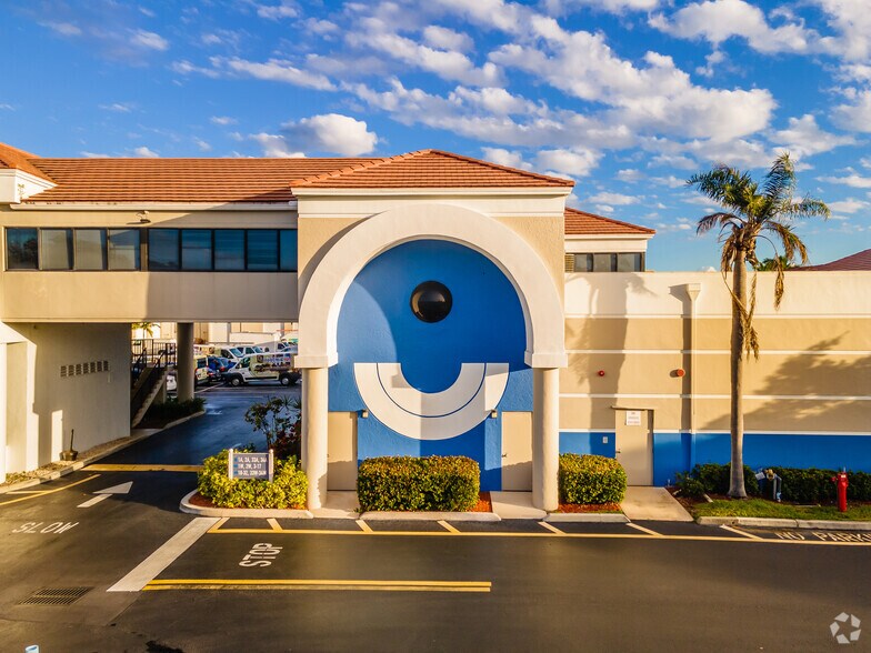 More Photos Of 1181 S Rogers Cir, Boca Raton Research And Development For Lease