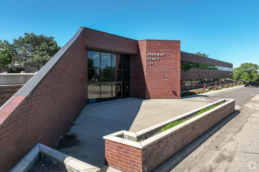 More Photos Of 101 W Burnsville Pky, Burnsville Office For Sale