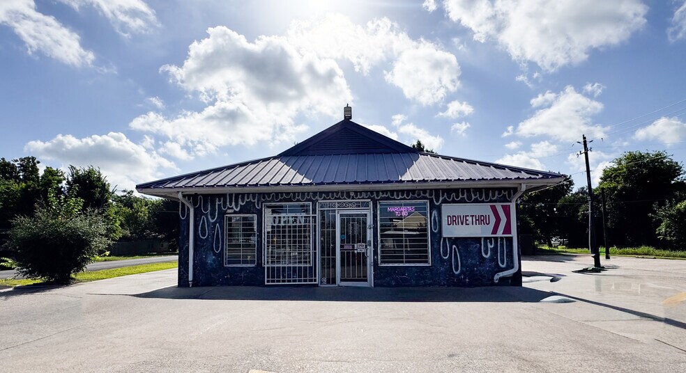 More Photos Of 8903 Cullen Blvd, Houston Restaurant For Sale