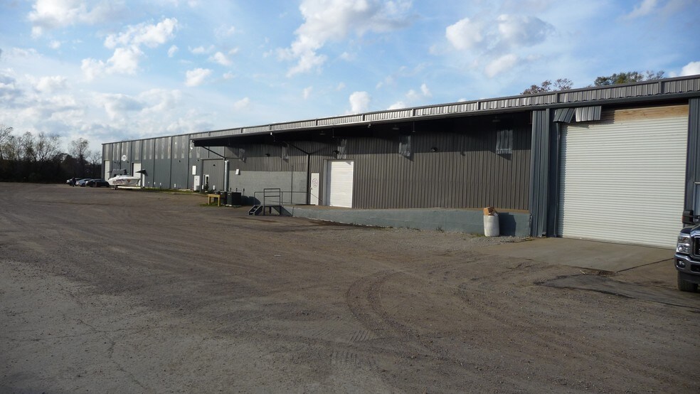 More Photos Of 1576 Old Fannin Rd, Brandon Warehouse For Lease