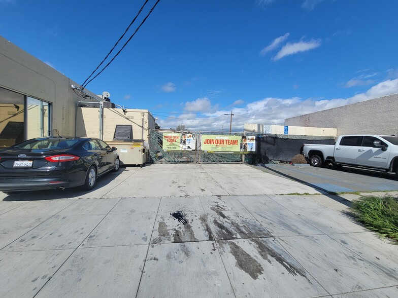 More Photos Of 415 E 10th St, Pittsburg Warehouse For Sale
