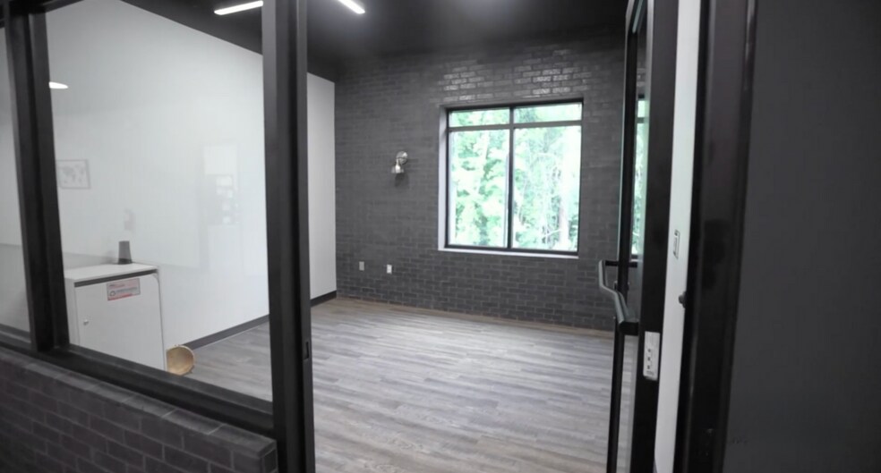More Photos Of 4550 Preslyn Dr, Raleigh Light Distribution For Sale