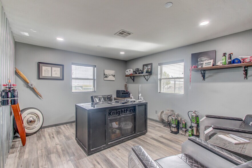 More Photos Of 6532 SW 44th St, Oklahoma City Service For Sale