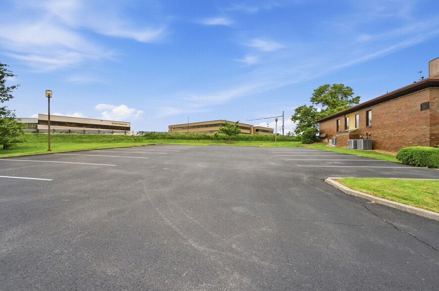 More Photos Of 4753-4759 Cornell Rd, Blue Ash Medical For Sale