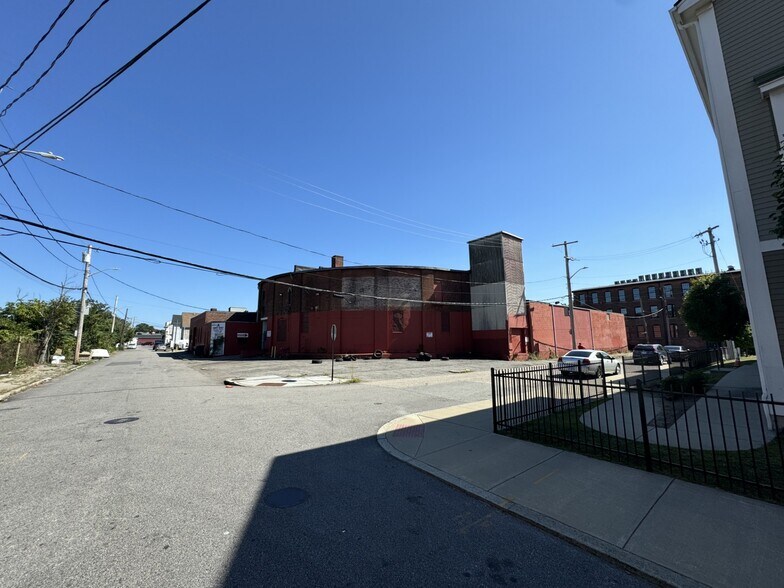 More Photos Of 42 Westfield St, Providence Manufacturing For Sale