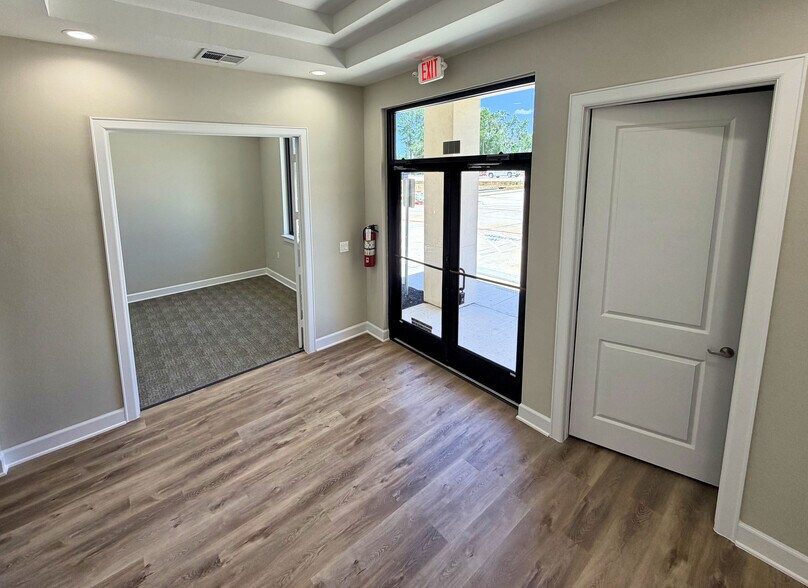 More Photos Of 625 Regal Row, Montgomery Office For Lease