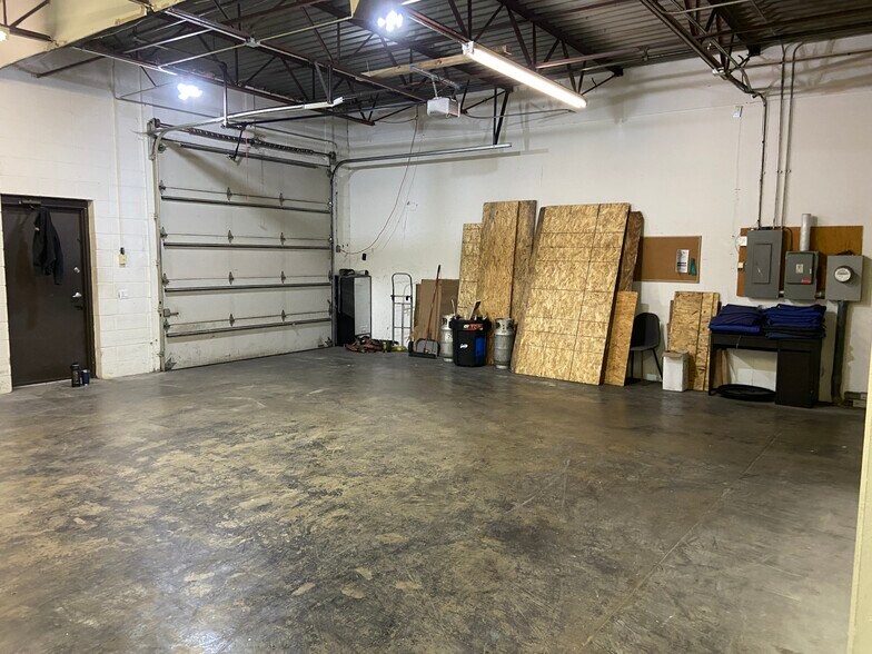 More Photos Of 2525 Nevada Ave N, Golden Valley Light Distribution For Sale